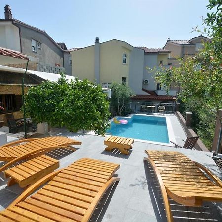 Villa Vlade- From The Heated Pool To The Beach In 1 Minute Йесенице Екстериор снимка
