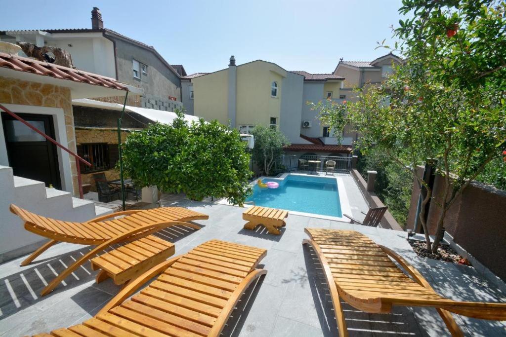 Villa Vlade- From The Heated Pool To The Beach In 1 Minute Йесенице Екстериор снимка