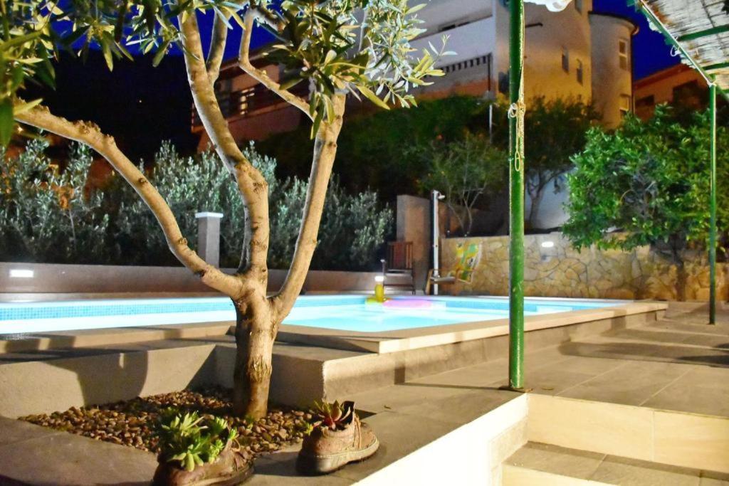 Villa Vlade- From The Heated Pool To The Beach In 1 Minute Йесенице Екстериор снимка