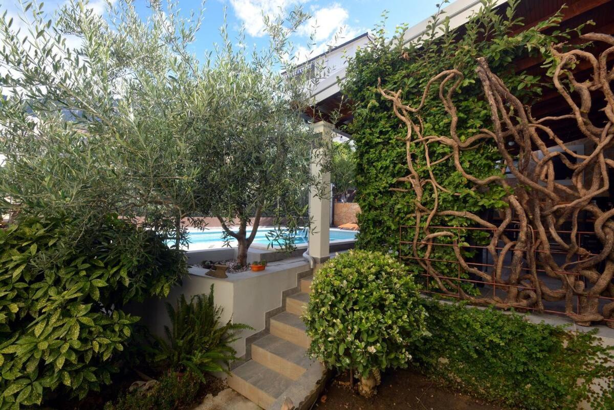 Villa Vlade- From The Heated Pool To The Beach In 1 Minute Йесенице Екстериор снимка