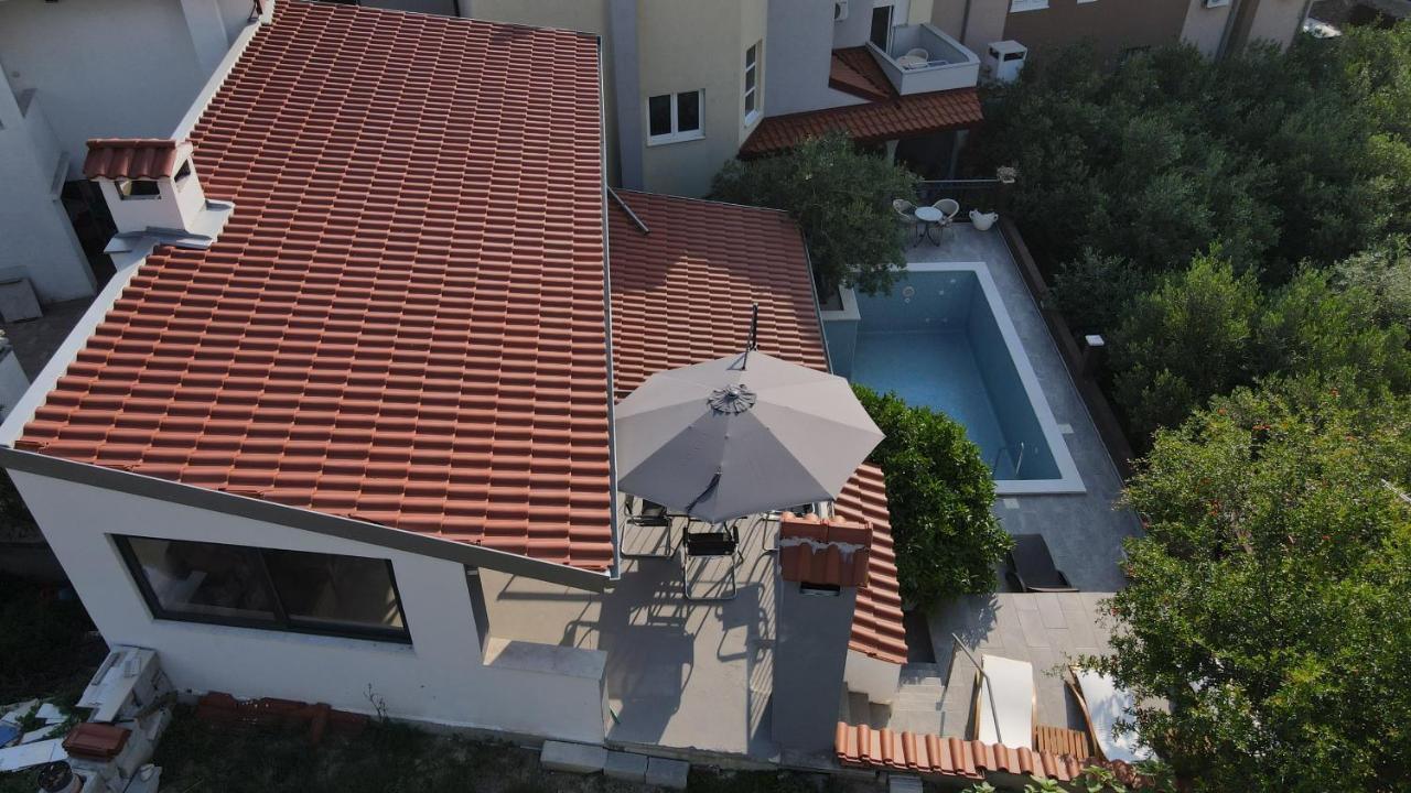 Villa Vlade- From The Heated Pool To The Beach In 1 Minute Йесенице Екстериор снимка