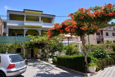 Villa Vlade- From The Heated Pool To The Beach In 1 Minute Йесенице Екстериор снимка